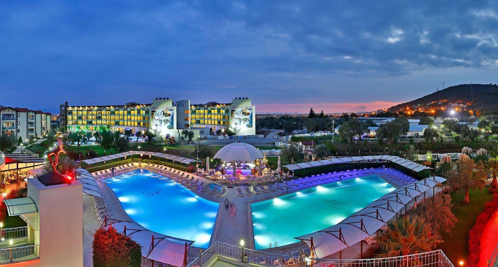 ฮัตตูซา แวเคชั่น เทอร์มอล คลับ คาซดาลารี Hotel Gure ภายนอก รูปภาพ